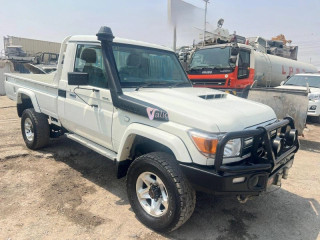 reliable-toyota-land-cruiser-truck-for-sale-ready-for-adventure